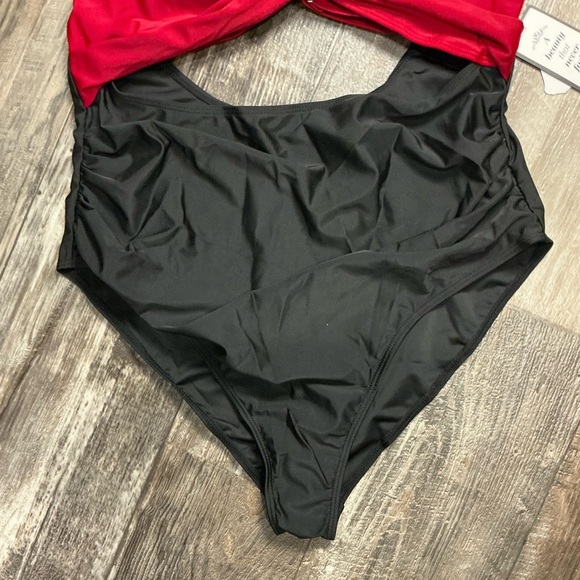 Retro Stage Red and Black Women's Swimsuit XXL - Picture 2 of 9